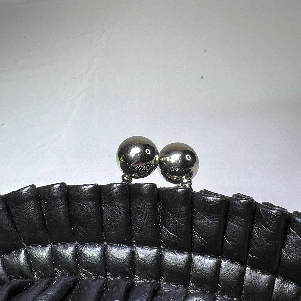 Black Vintage Leather Look‎ Kisslock Wristlet Handbag Elegant Formal Fairy Goth